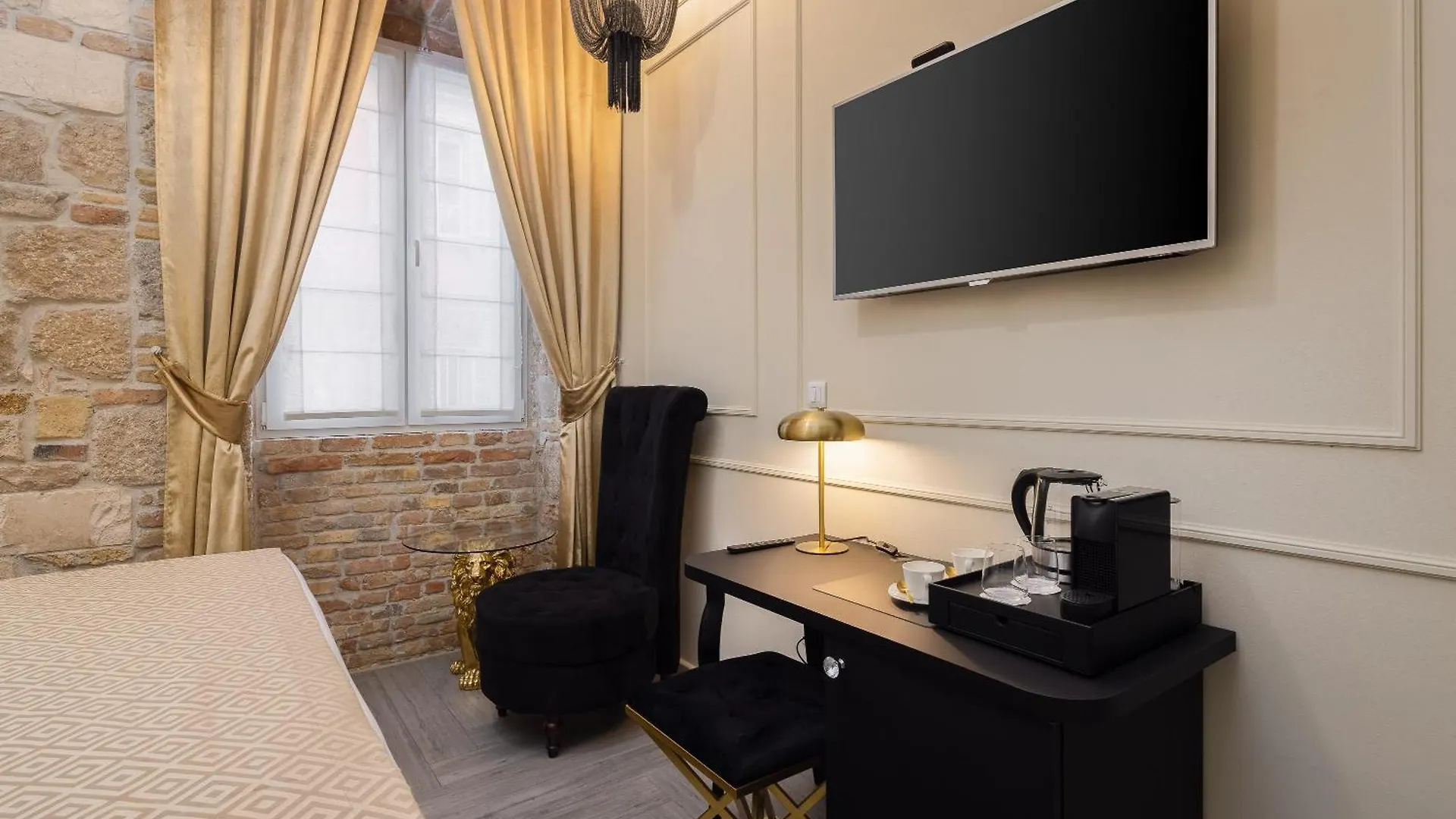 Gæstehus Luxury Rooms Golden Palace Citycentre Right Next To Diocletian'S Palace Split