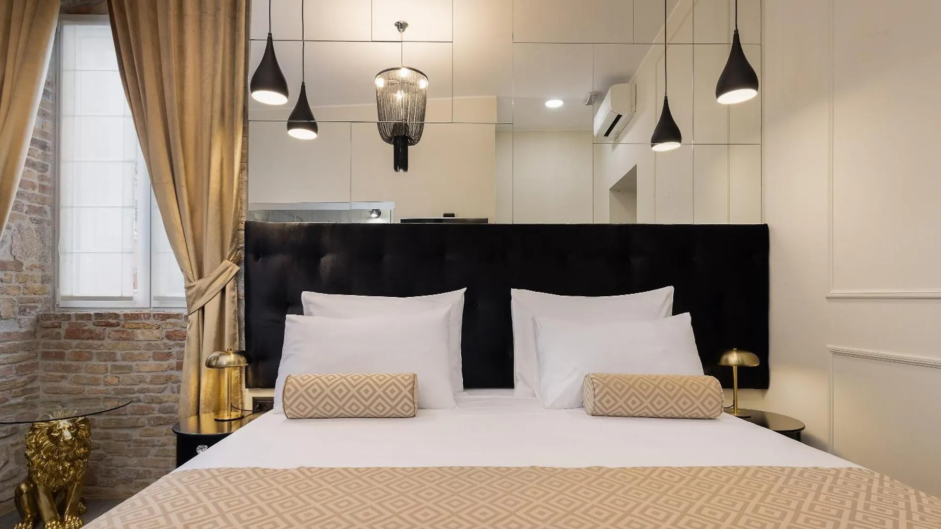 Luxury Rooms Golden Palace Citycentre Right Next To Diocletian'S Palace Split 0*,  Kroatien