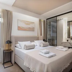 Luxury Le Prestige Few Minutes From Split's Iconic Waterfront Pensión
