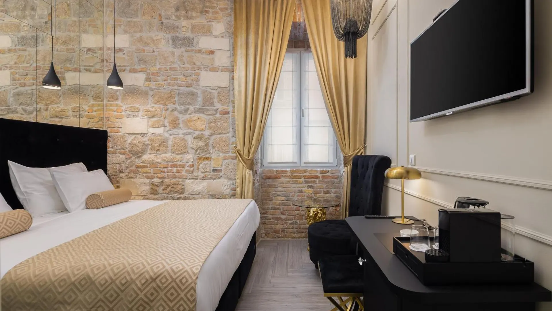 Luxury Rooms Golden Palace Citycentre Right Next To Diocletian'S Palace Split Croatia