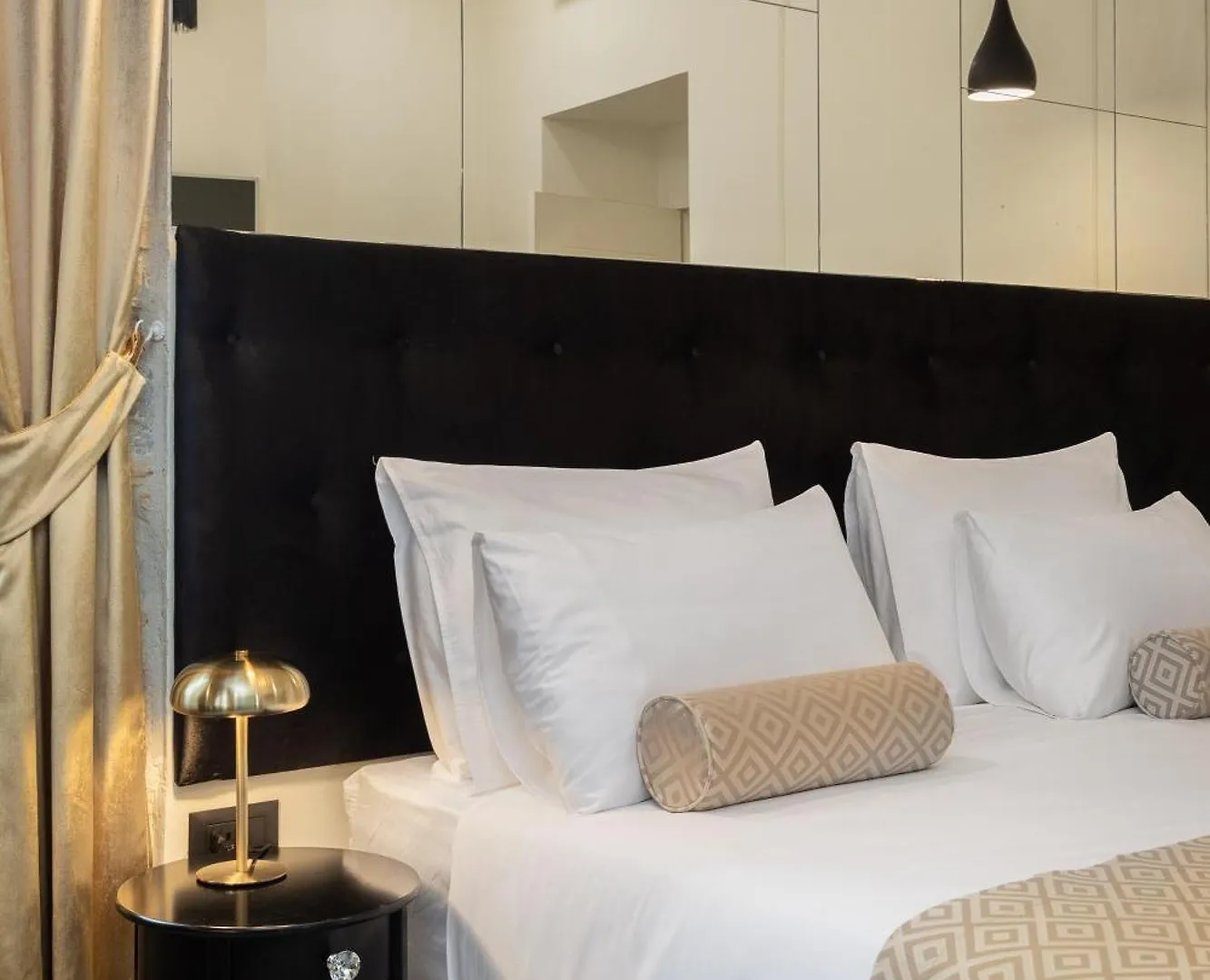 Luxury Rooms Golden Palace Citycentre Right Next To Diocletian'S Palace Split 0*,