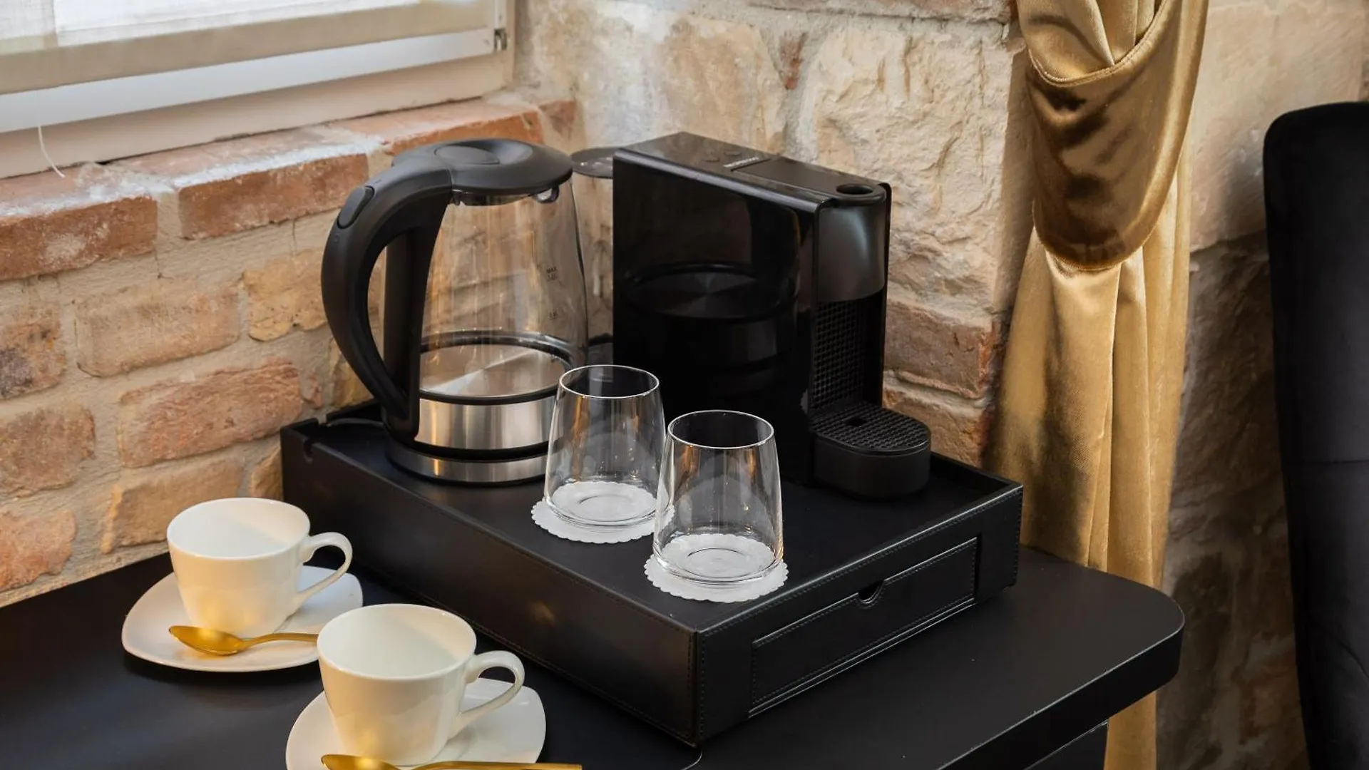 Luxury Rooms Golden Palace Citycentre Right Next To Diocletian'S Palace Split Guest house