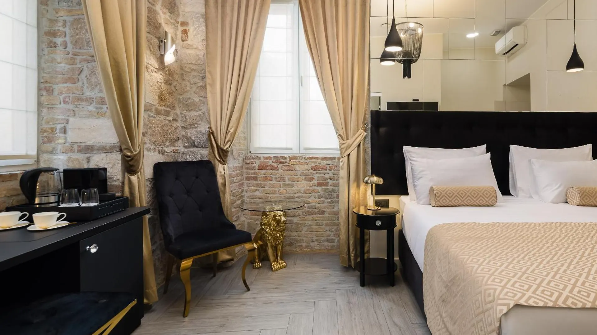 Guest house Luxury Rooms Golden Palace Citycentre Right Next To Diocletian'S Palace Split Croatia