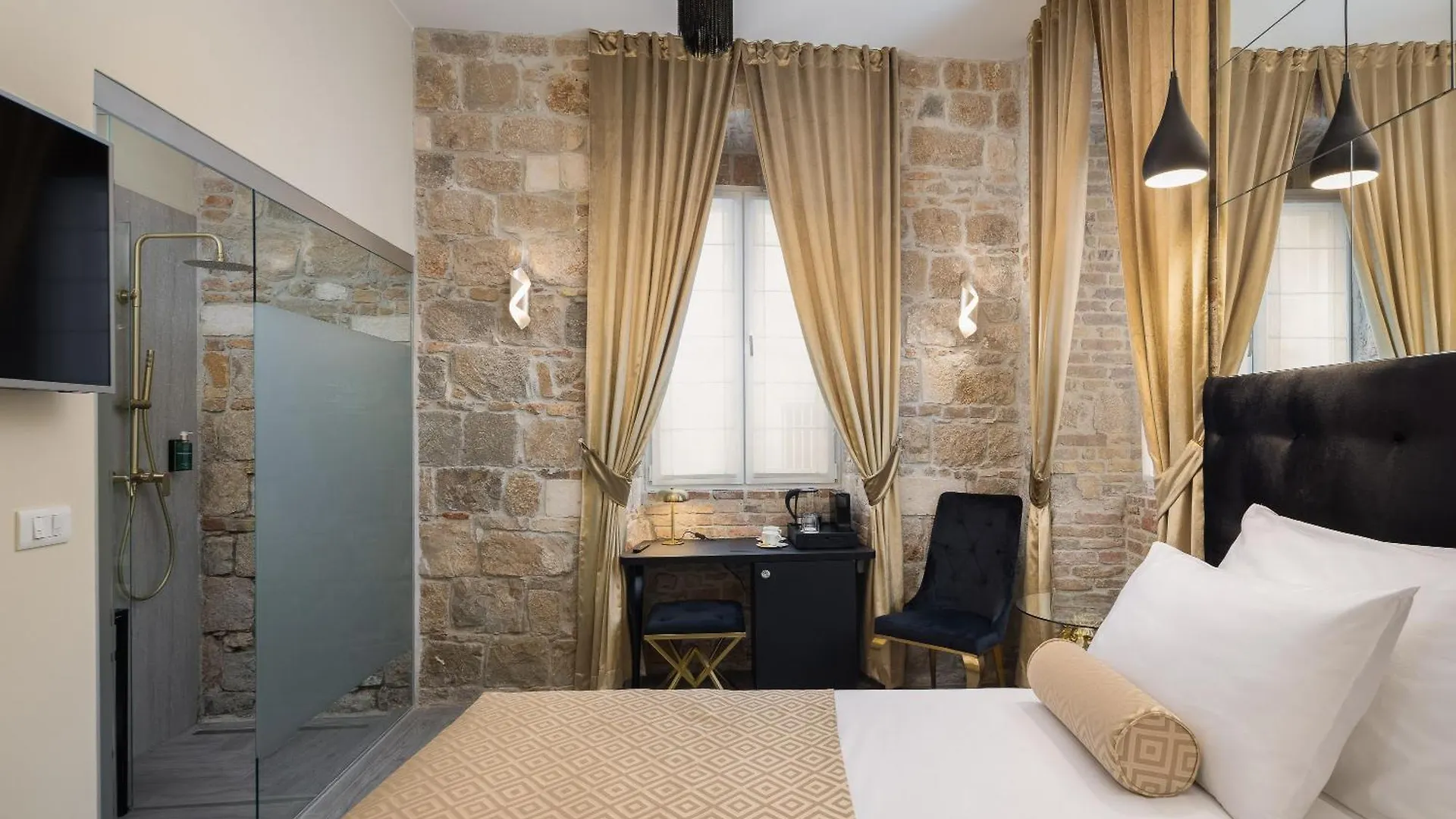 Luxury Rooms Golden Palace Citycentre Right Next To Diocletian'S Palace Split Guest house